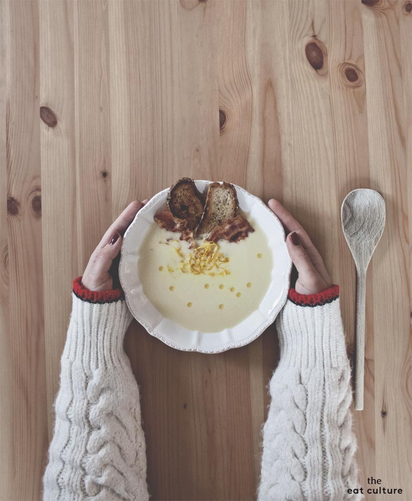 crema di patate e porro con guanciale croccante.
